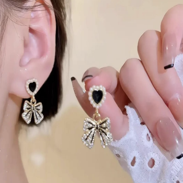 Midnight Bow Pearl Drops